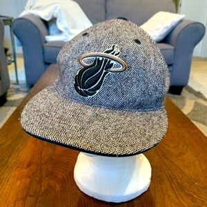 Adidas Wool Tweed Miami Heat NBA Basketbal Fitted Hat 7 3/8